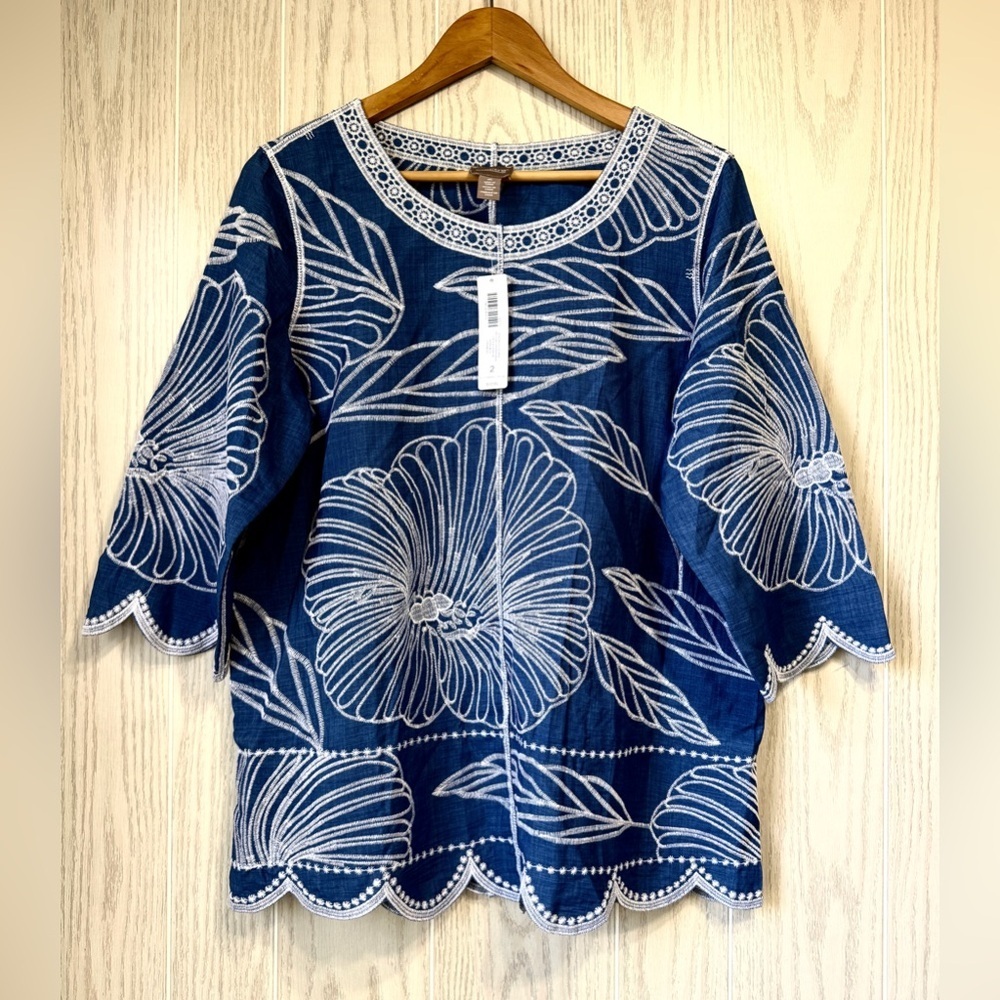 Chico’s Artisan Embroidered Floral Popover Top Blue Size 2